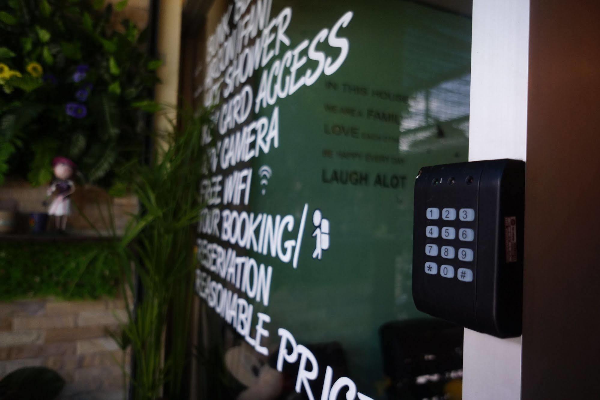 Cm City Hostel Chiang Mai Exterior photo