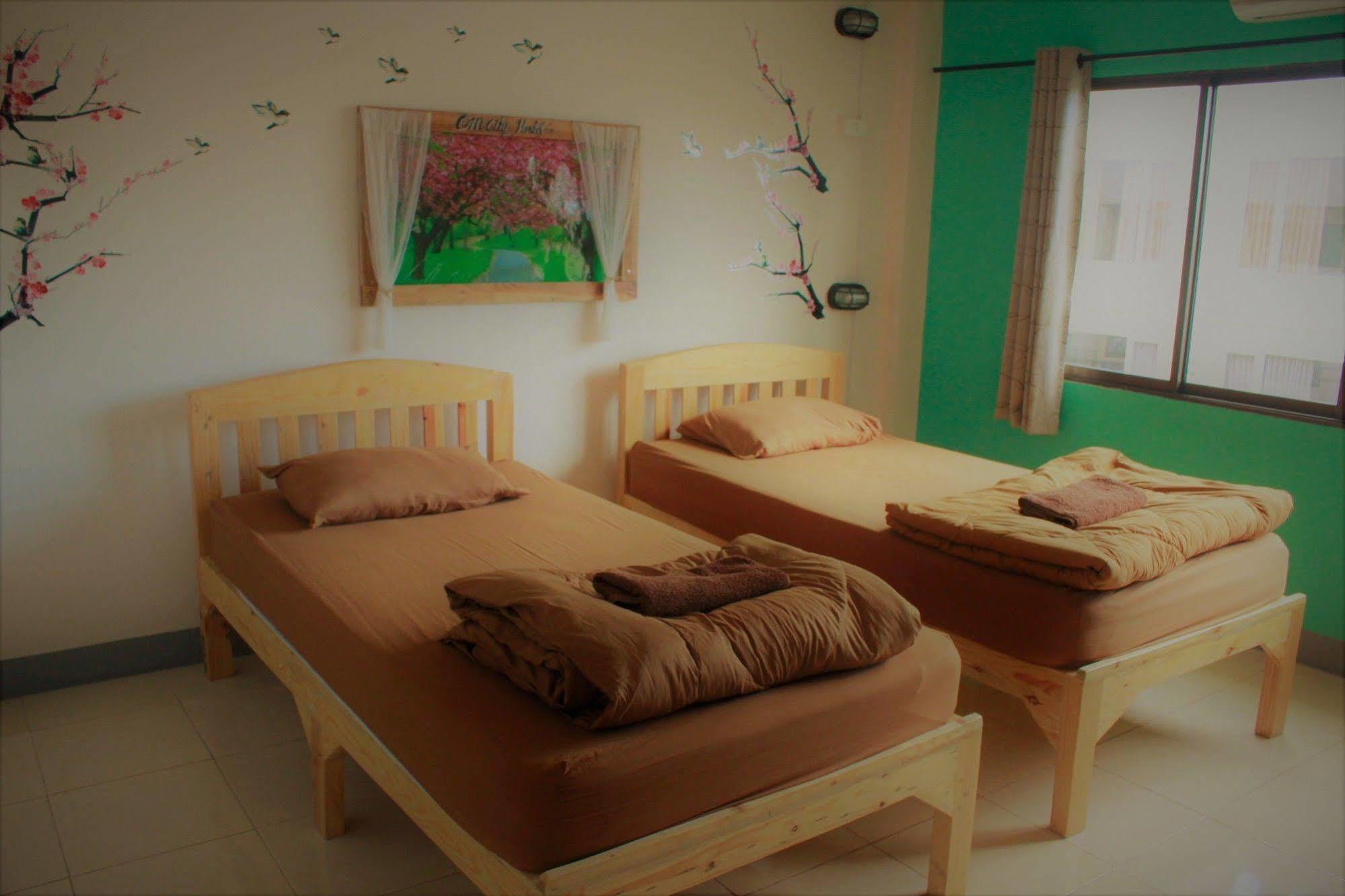 Cm City Hostel Chiang Mai Exterior photo